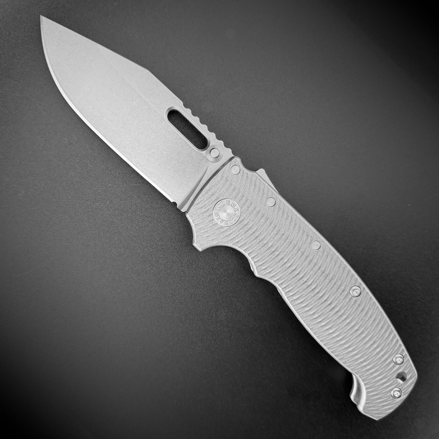 AD20 XXX 3V Clip Point