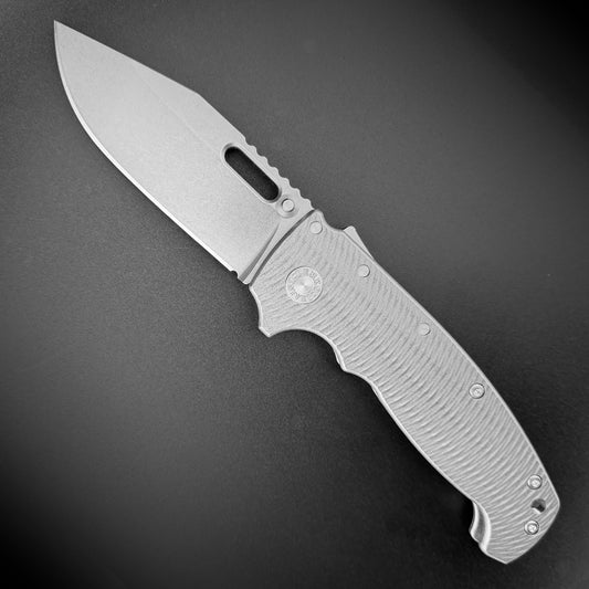 AD20 XXX 3V Clip Point