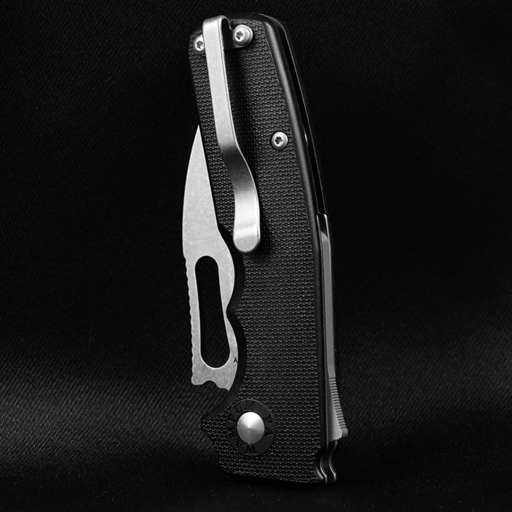 Shark-Cub Slicer Shark closed showing the deep carry, ambidextrous pocket clip.